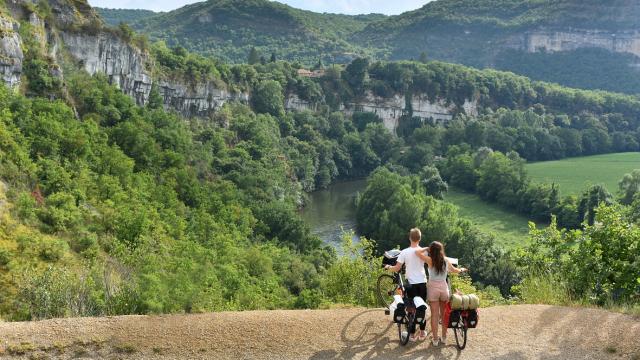 Vélo route Gorges de l'Aveyron activité sportive activité de nature