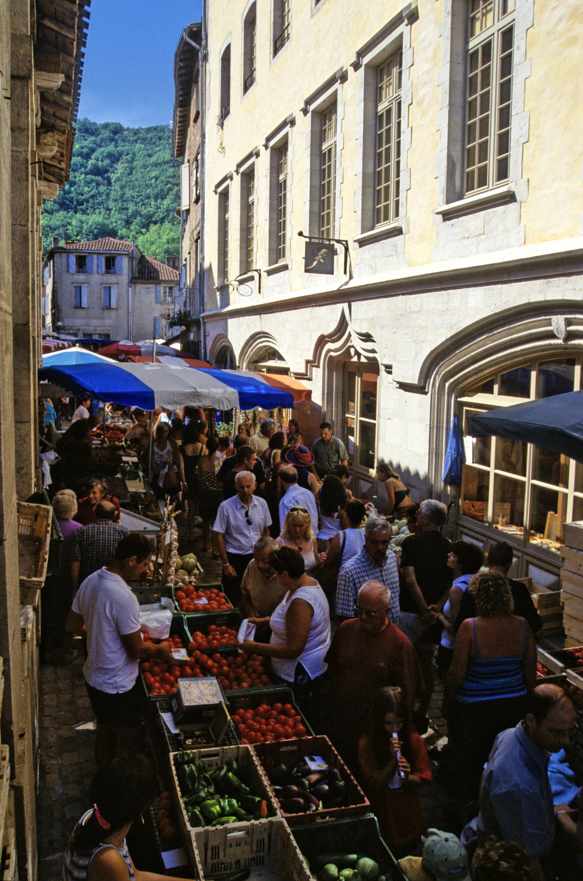 Faire son marché à SaintAntoninNobleVal Site Officiel du Tourisme