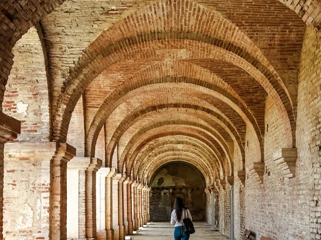 Extérieur de l'Abbaye de Belleperche